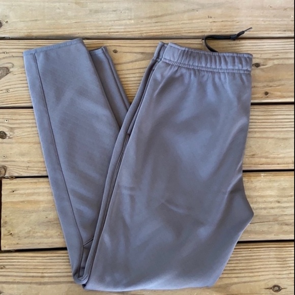 Fila “Live in Motion” Joggers W Pockets and Drawstring Waist - Picture 2 of 11